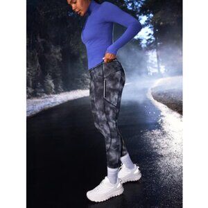 NWOT ATHLETA Rainier Reflective Print Legging